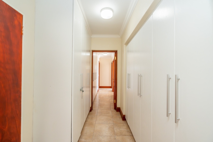 7 Bedroom Property for Sale in Myburgh Park Western Cape